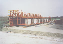 Cantilever Parapet Forms with Form Travelers